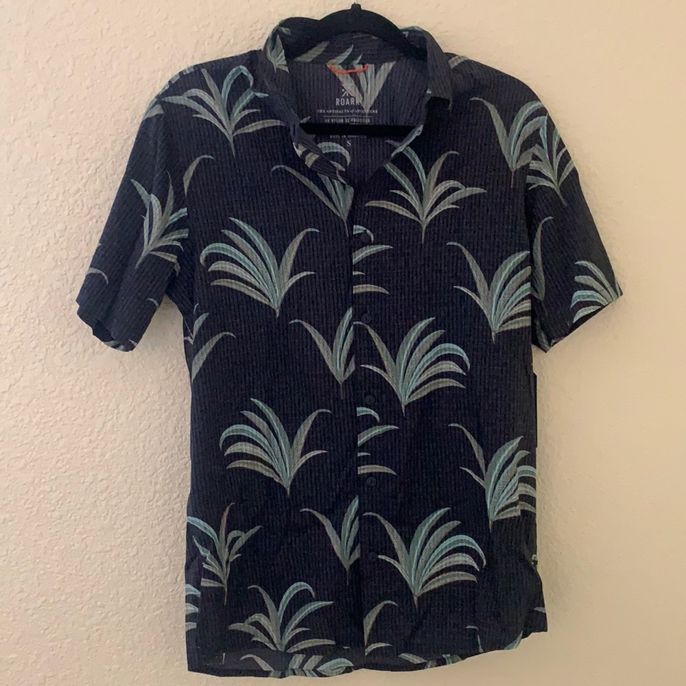 ROARK size small